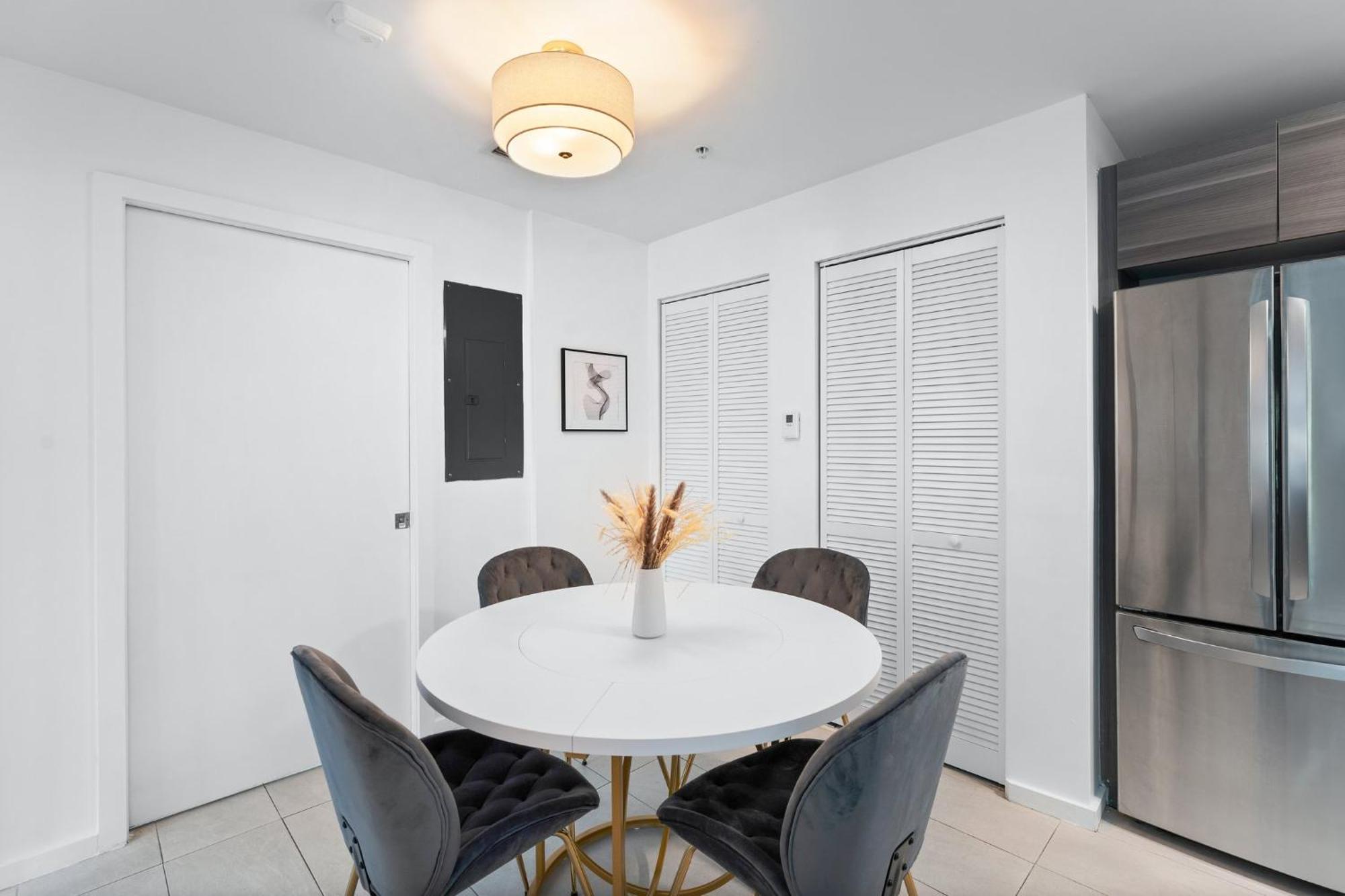 Modern In Edgewater Appartamento